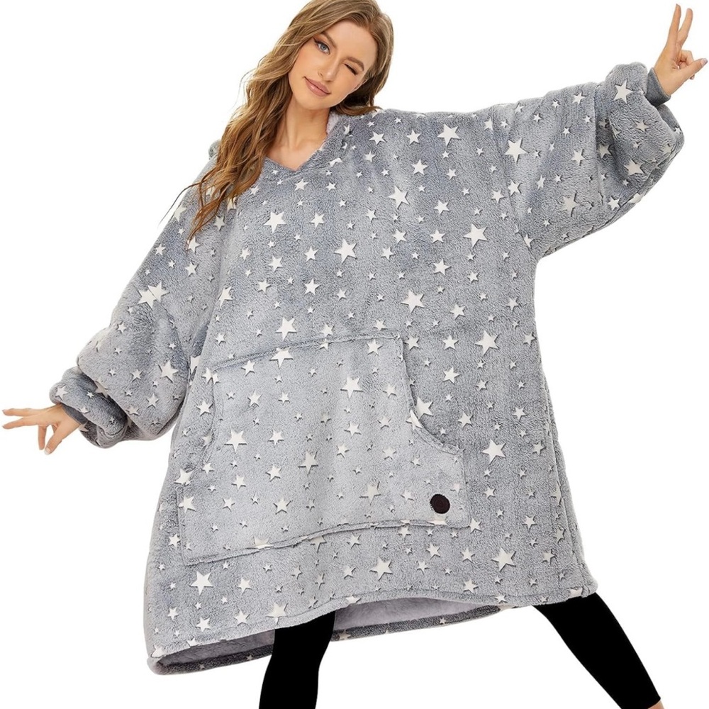 Cozy Bliss Lightweight Hooded Wearable Blanket Glow Stars NEW